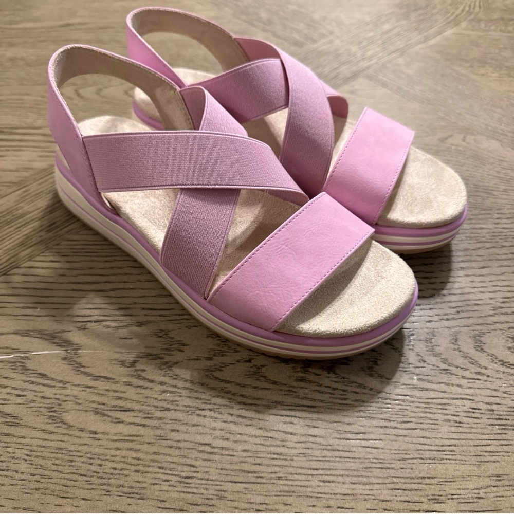 White Mountain Women's Hapley Cushioned Sport Sandal With Instep Strap 6.5